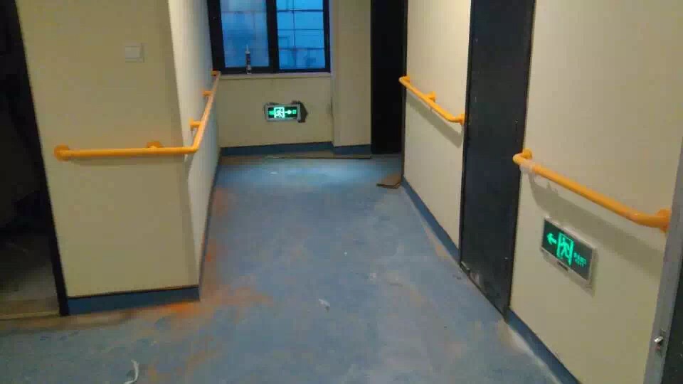 【杭州市】萬(wàn)松嶺92號養老院新裝了尼龍走廊扶手