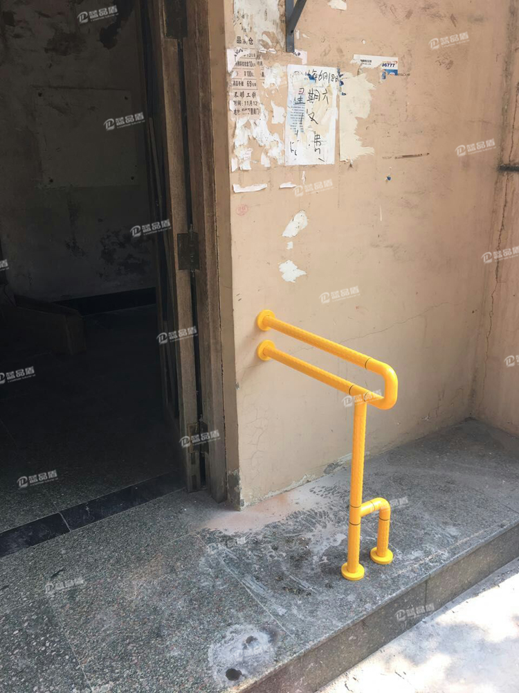 北京家里的無(wú)障礙扶手安裝,相當貼心哦