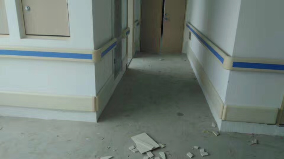 【廣東】清遠中醫院防撞扶手和防撞護墻板搭配使用