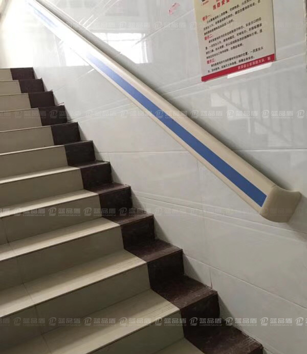 【廣西】桂林資源縣人民醫院里的新型建材防撞扶手產(chǎn)品
