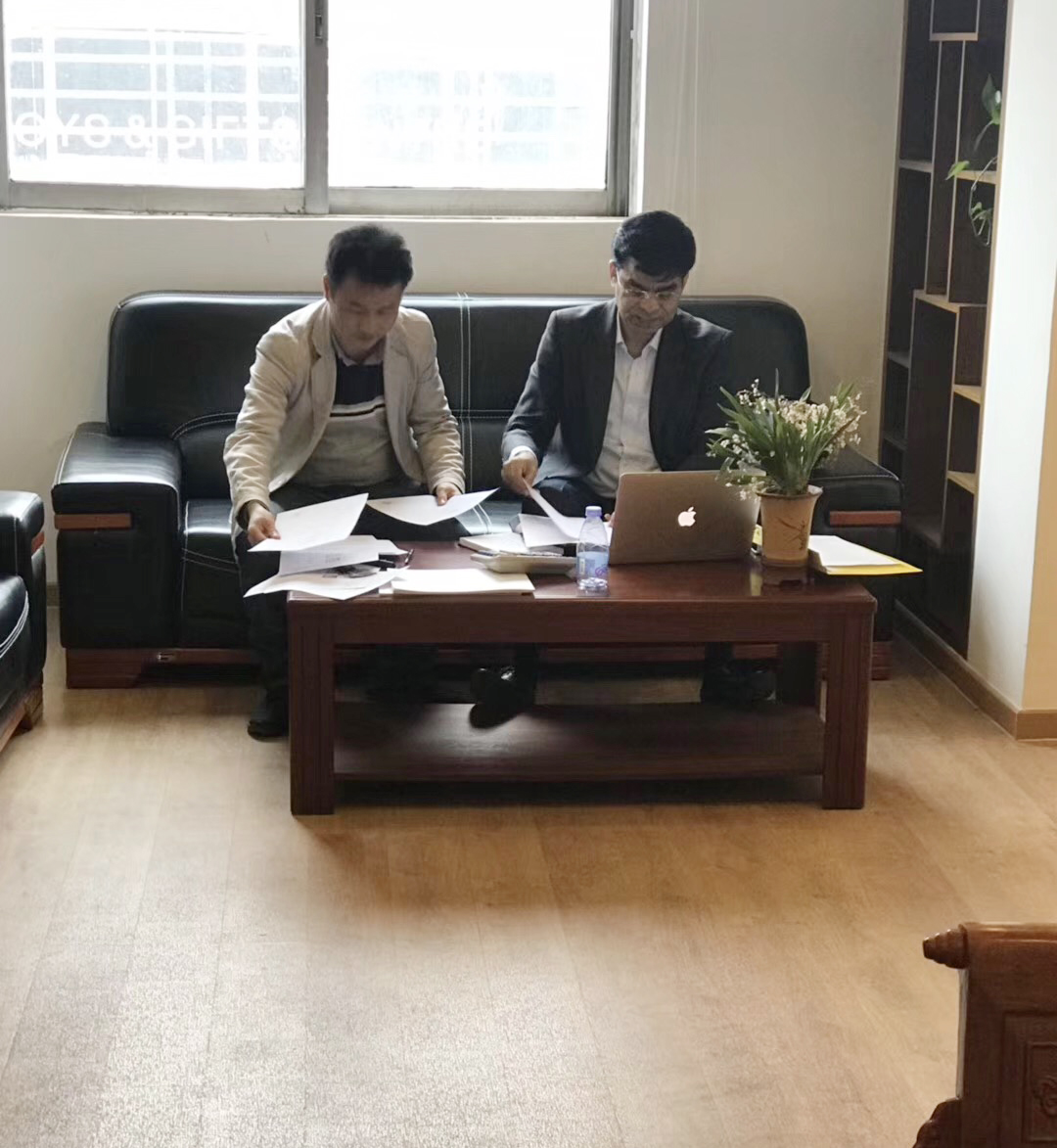 迪拜客戶(hù)再次來(lái)訪(fǎng)公司下單